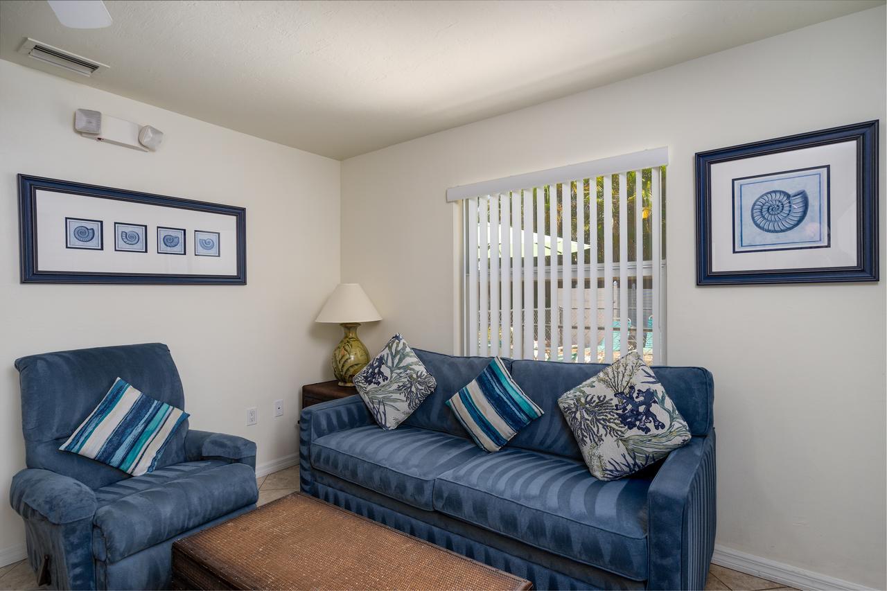 Gulf Breeze Condos Fort Myers Beach Exterior photo