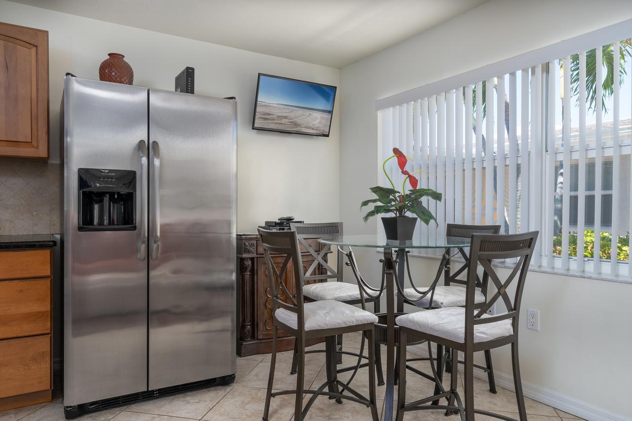 Gulf Breeze Condos Fort Myers Beach Exterior photo